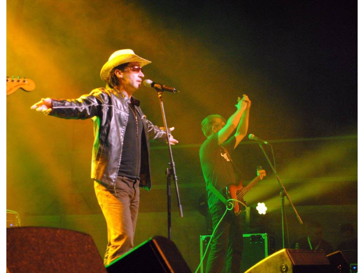 TRIBUTOS: U2, George Michael & Bruce Springsteen 04.11.2017 - Magma, Las Americas