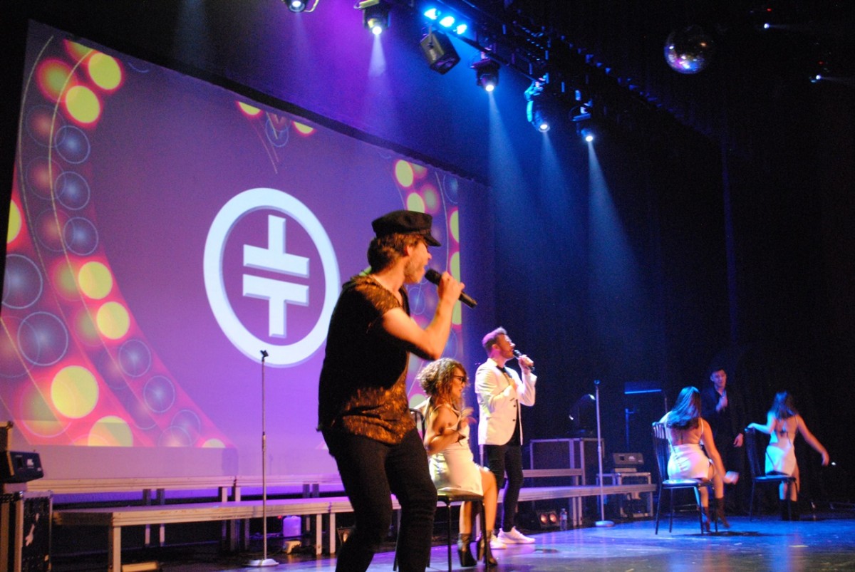 TRIBUTOS: Take That & Robbie Williams 27.04.2019 -  Auditorio Infanta Leonor